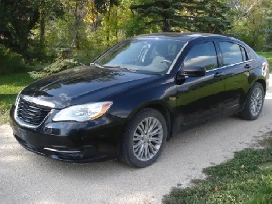 2012 Chrysler 200 LX with safety Image# 1