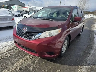 2011 Toyota Sienna LE Image# 1