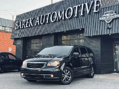 2015 Chrysler Town & Country S Image# 1