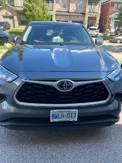 Selling my Toyota Highlander XE Image# 1