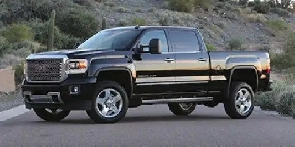 2015 GMC Sierra 2500HD Crew Cab Denali Image# 1