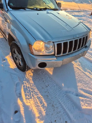 2005 Jeep Grande Cherokee 4x4 alberta registered