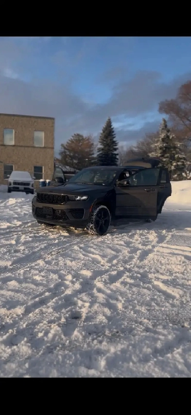 2024 Jeep Grand Cherokee Image# 1