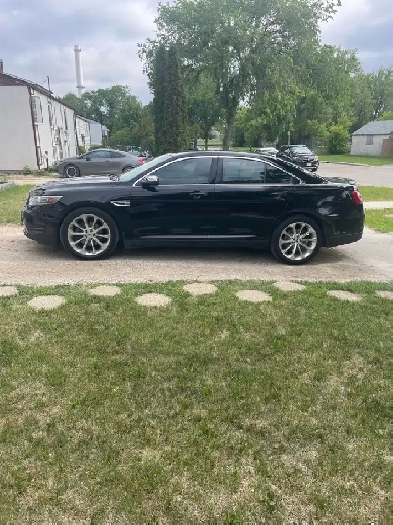 2016 Ford Taurus Limited AWD Image# 1