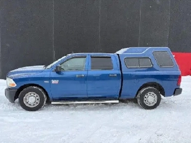 2011 Ram 2500 ST 5.7L V8 HEMI-CREW CAB-SHORT BOX-1 OWNER! Image# 1