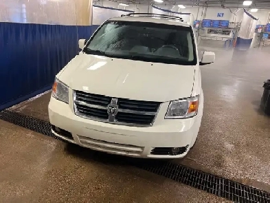 2010 dodge grand carven Se Image# 1