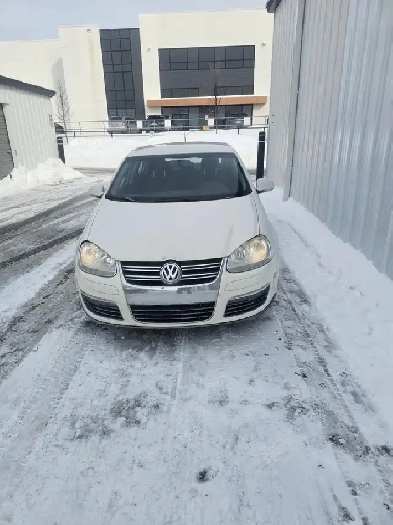 ✨ 2010 Volkswagen Jetta - Excellent Condition - NO RUST! ✨ Image# 1