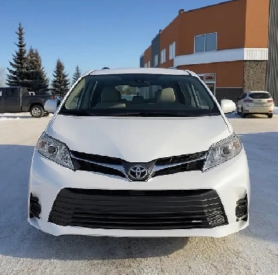 2019 Toyota Sienna Le AWD Image# 1