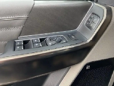 2025 Ford Super Duty F-450 DRW Platinum Image# 1