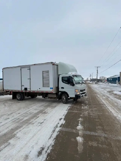 2013 Mitsubishi Fuso 20 Cube Truck