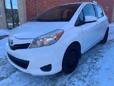 2014 Toyota yaris LE auto A/C vitres électriques cruze Image# 1