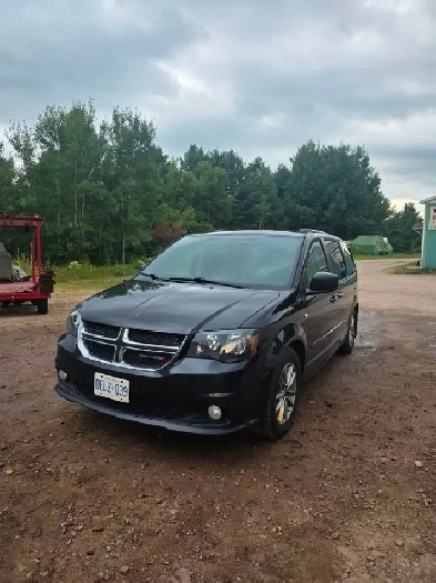 2014 dodge caravan 30th anniversary edition Image# 1