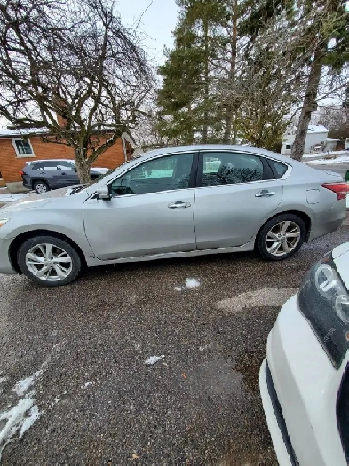 2013 Nissan Altima 25 SL Loaded  149k  1 Owner