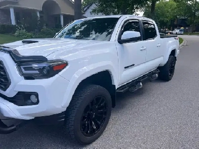 2021 Toyota Tacoma Trd sport leather sunroof navigation Image# 1
