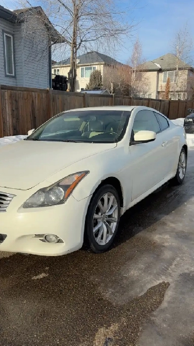 2013 Infiniti G37x Coupe AWD Image# 1