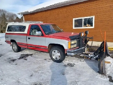 GMC SLE  4x4 with Plow Image# 1