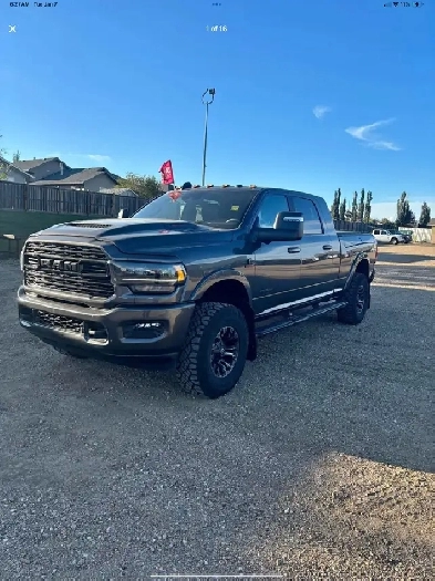 RAM 3500 LIMITED MEGA CAB NIGHT EDITION 4x4