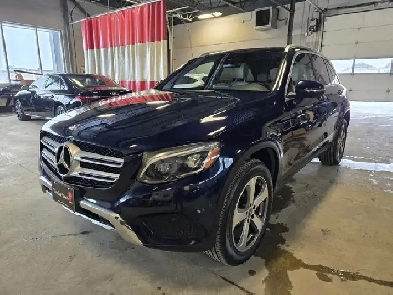 2019 Mercedes GLC 300 AWD  Lopcal  Well Maintained  Clean Tit