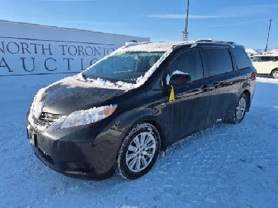 2017 Toyota Sienna Image# 1