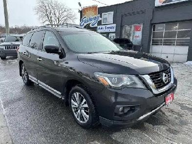 2017 Nissan Pathfinder Platinum Image# 1