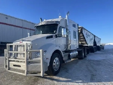 2025 KENWORTH T880
