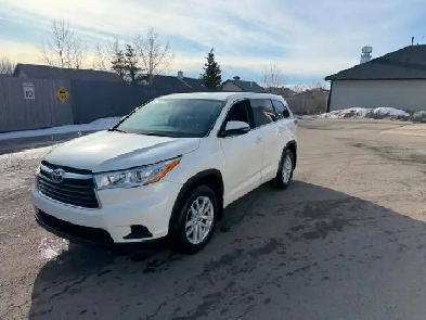 2014 Toyota Highlander V6 AWD  No Accidents with good service h