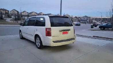 Cheap Dodge Grand Caravan ( 7 seater ) for sale only $1600 Image# 1