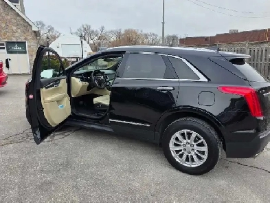 Cadillac xt5 one owner Image# 1