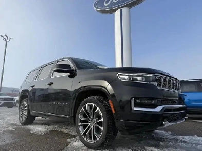 2022 Jeep Grand Wagoneer Series III / LOADED! / 2 SETS OF TIRES Image# 1