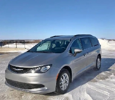 2017 Chrysler Pacifica LX Image# 1