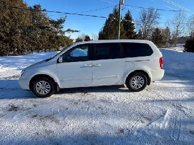 2012 kia sedona Image# 1