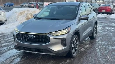 2024 Silver Ford Escape Image# 1