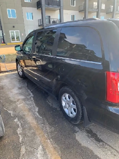 Town and country van Image# 1