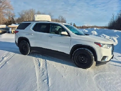2020 Chevy Traverse LT 7 Passenger Awd Image# 1