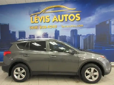 TOYOTA RAV4 2015 XLE AWD TOIT OUVRANT SIEGES CHAUFFANT CAMERA RE Image# 1