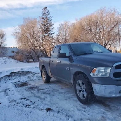 2010 Dodge ram 1500 Crew cab 4x4 only has 187568 km Image# 1
