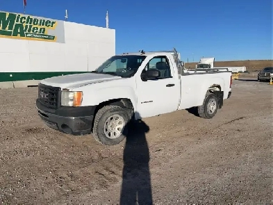 2010 GMC Sierra 1500 4x2 Work Truck 2dr Regular Cab 8 ft. LB Image# 1