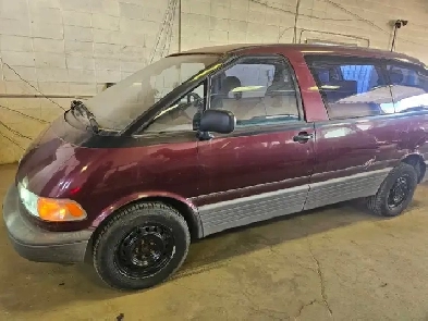 1992 Toyota Previa Minivan Image# 1