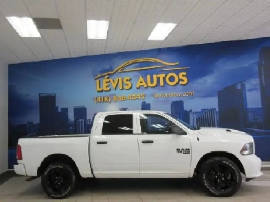 RAM 1500 CLASSIC 2022 EXPRESS CREW-CAB BOITE 5'7' V6 3.6L 4X4 Image# 1