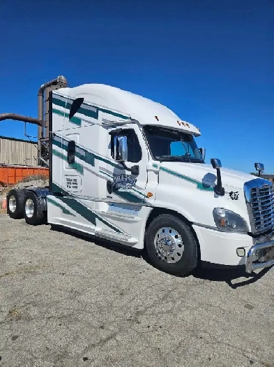 2017 Freightliner Cascadia Image# 1