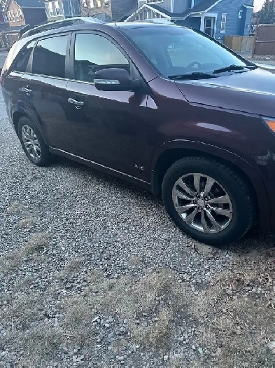 Loaded Kia Sorento Image# 1