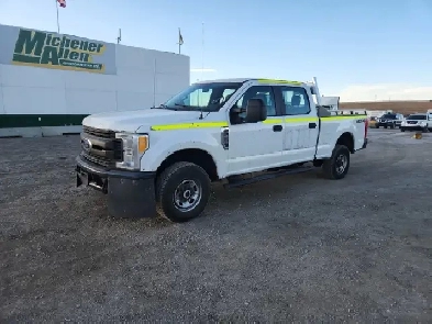 2017 Ford F250 crew cab 4x4 Image# 1