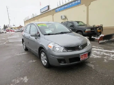 2011 Nissan Versa 1.8 SL Image# 1