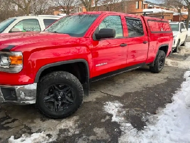 2014 GMC Sierra in excellent shape  no rust Image# 1