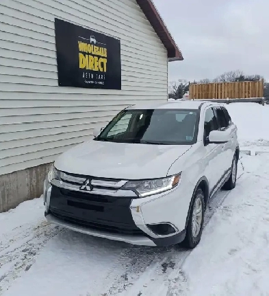 2016 Mitsubishi Outlander ES AWD Image# 1