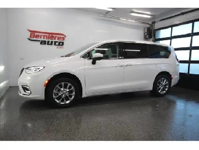 2023 Chrysler Pacifica TOURING L / AWD Image# 1