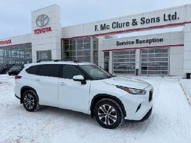 2022 Toyota Highlander XLE Locally owned