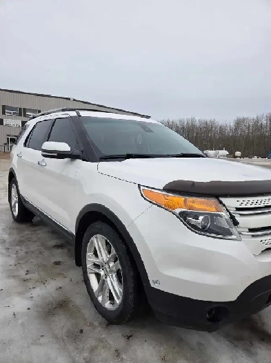 2013 Ford explorer limited AWD Image# 1