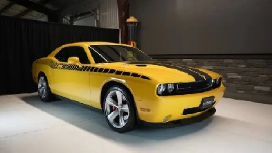 2010 Dodge Challenger  6 Speed Less than 26000 km