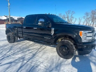 2019 Ford F-350 Super Duty Platinum Image# 1